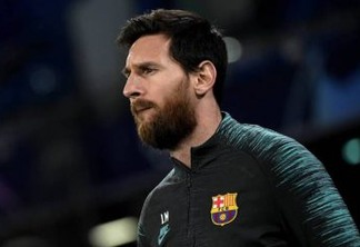 Messi marca gol de número 700 da carreira