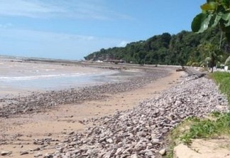 PEDRAS NA AREIA: MP investiga danos paisagísticos na praia do Cabo Branco