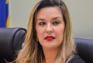 Camila Toscano afirma que bancada de oposição está discutindo e que deverá anunciar em breve a nova liderança