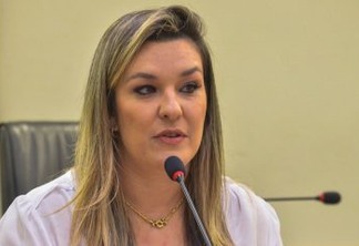 Camila Toscano renuncia liderança da bancada de oposição na ALPB