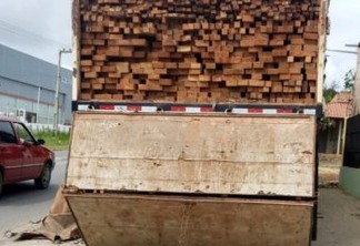 Sem nota fiscal: Carga de madeira avaliada em R$ 60 mil é apreendida, em Solânea