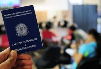 Brasil cria 394,9 mil vagas com carteira assinada em outubro, aponta Caged