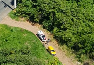 Com auxílio do helicóptero Acauã, PM recupera carro roubado no Bessa e procura suspeitos; VEJA VÍDEO
