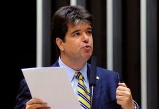 Ruy Carneiro critica candidatura de Ricardo: 'o retrato da impunidade e envergonha a Paraíba'
