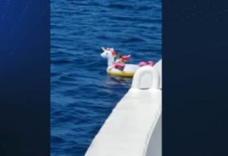 Menina de 4 anos é resgatada em alto-mar após se perder dos pais - VEJA VÍDEO