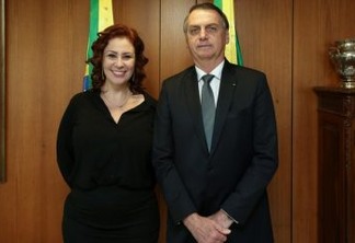 CHURRASQUINHO: Carla Zambelli exalta Bolsonaro em aglomeração sem máscara - VEJA VÍDEO