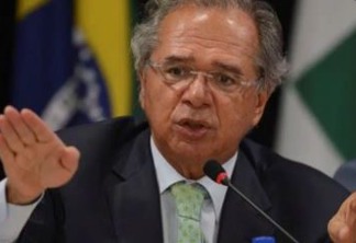 Guedes avisa a Bolsonaro que Renda Brasil de R$ 300 depende de fim das deduções do IR