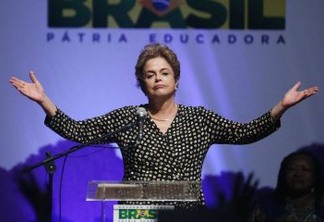 Rosa Weber suspende queixa-crime de Dilma contra Bolsonaro