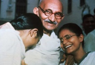 Par de óculos de Gandhi avaliado em R$ 105,8 mil vai a leilão