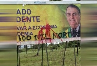 Outdoors favoráveis a Bolsonaro amanhecem pichados em João Pessoa