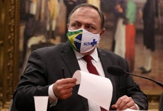 Após ter sido desautorizado por Bolsonaro, Pazzuelo diz que, se sair, 'sairá feliz'