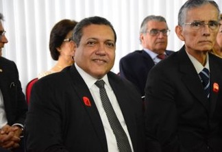 Bolsonaro deve indicar desembargador Kassio Nunes para STF