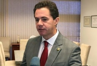 Senador Veneziano Vital do Rêgo anuncia desligamento do PSB