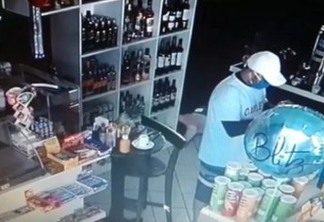 Durante assalto a posto de gasolina, bandidos obrigam funcionários a tirarem a roupa