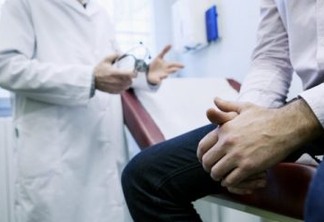 Homem ejacula durante exame de próstata e atira no médico
