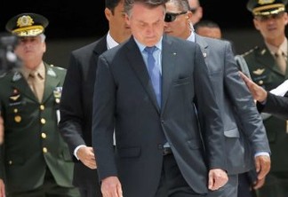 Bolsonaro é chamado de 'traidor' durante formatura de militares