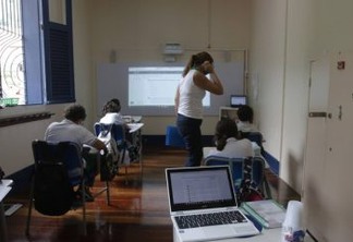PSB entra com ação para suspender política de educação especial de Bolsonaro