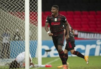 ATUAÇÕES: jogadores do Flamengo sentem desgaste físico e têm rendimento fraco no Maracanã