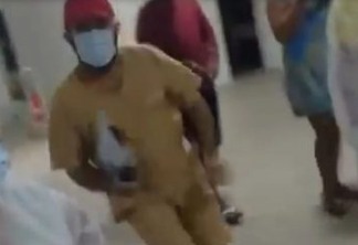 Médico tenta dar voadora em acompanhante de paciente dentro do hospital - VEJA VÍDA