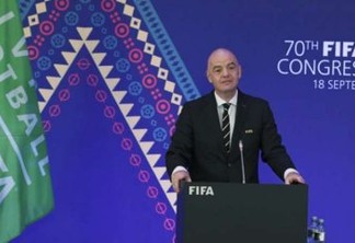 Presidente da Fifa, Gianni Infantino, testa positivo para a Covid-19