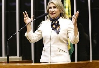 DESTAQUE NACIONAL: Edna Henrique é vice da filha para disputar a prefeitura de Monteiro