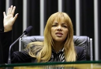 Justiça do Rio decide por unanimidade afastar Flordelis do cargo de deputada federal