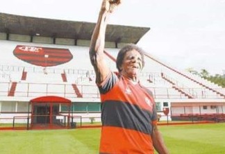 Ídolo do futebol brasileiro, 'Batuta' morre aos 80 anos de Covid-19
