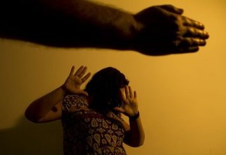 Governador João Azevedo sanciona lei que garante sigilo sobre vítima de violência doméstica
