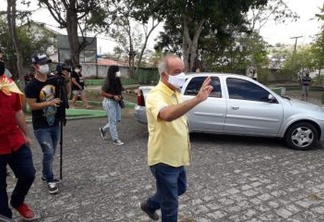 Inácio Falcão é o primeiro candidato a votar em Campina: 'Vamos reconstruir CG'
