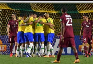 Brasil fura retranca da Venezuela com gol de Firmino e se mantém 100%