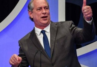 Brazilian presidential candidate for the Democratic Labour Party (PDT), Ciro Gomes,  gestures during the presidential debate ahead of the October 7 general election, at SBT television network in Osasco, Sao Paulo, Brazil, on September 26, 201 (Photo by NELSON ALMEIDA / AFP)