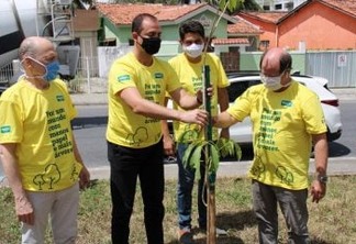 Unimed João Pessoa promove plantio de 100 mudas de árvores nativas