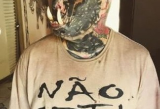 Tatuador brasileiro gasta quase R$ 3 mil para colocar presas e virar 'orc'