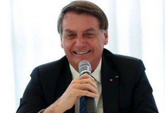 Bolsonaro diz que "ganhou" de Doria após Anvisa suspender vacina Coronavac