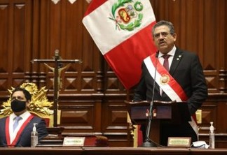 Após morte de manifestantes, presidente do Peru renuncia