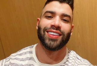 Gusttavo Lima posta selfie e recebe cantadas de fãs: "Sorriso de solteiro"