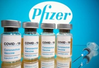 Comitê dos EUA autoriza oficialmente uso da vacina da Pfizer no país e imunizante já começa a ser distribuído