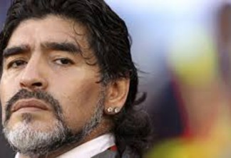 Cirurgia cerebral de Maradona foi bem sucedida, informa imprensa argentina