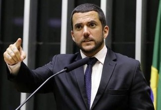 Deputado entra com representação contra Bial por “difamar Bolsonaro”