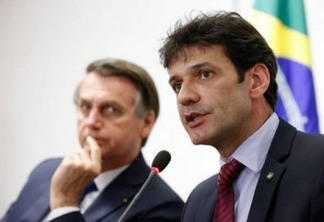 Após acusar Ramos de conspiração para tirá-lo do cargo, ministro do Turismo é demitido por Bolsonaro - LEIA MENSAGEM