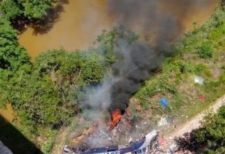 Sobe para 18 número de vítimas de acidente com ônibus clandestino em Minas Gerais