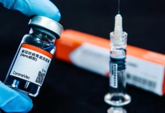 Direção da Anvisa recomenda aprovação de Coronavac e vacina de Oxford para uso emergencial