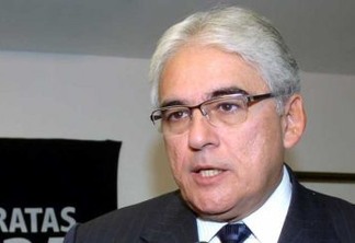 Ex-senador Efraim Morais testa positivo para covid-19 e cumpre quarentena 