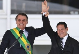 “Querem botar quem no lugar?”, diz Bolsonaro sobre impeachment