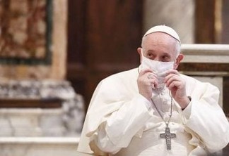 Papa diz que deve tomar vacina na próxima semana e critica 'negacionismo suicida'