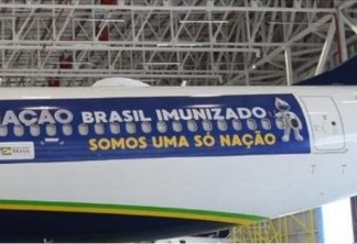 Avião vai buscar vacina na Índia "daqui a dois, três dias", diz Bolsonaro
