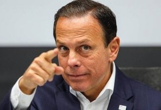 Carlos Bolsonaro atribui o aumento da inflação à Doria e o governador rebate: "Vive de rachadinha"