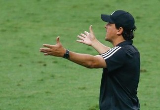 Fernando Diniz continua no São Paulo, mas diretoria cobra reação após goleada para Inter