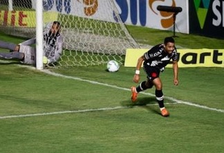 Vasco vence o Atlético-MG em São Januário e deixa zona de rebaixamento