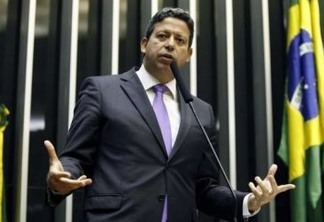 Lira cobra Pazuello por 'soluções', mas nega pressão para saída do ministro